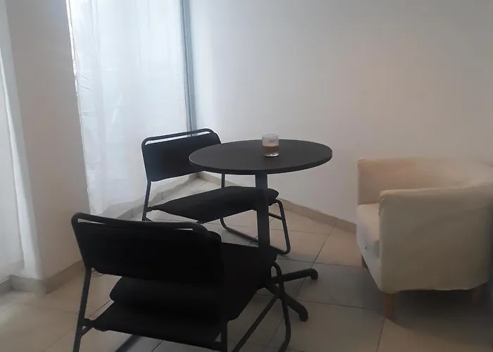 Βίλα A Cheerful In A Popular Area